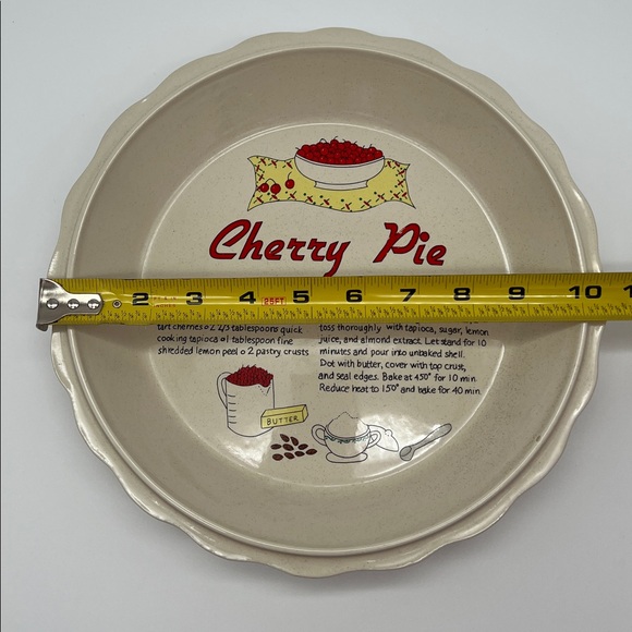 Interpur International Cherry Pie Plate with Built-In Recipe Red and Cream - Picture 5 of 6